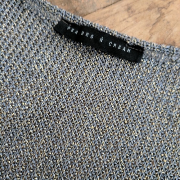 Gray & light gold cap sleeve top w scoop neck - Picture 2 of 3